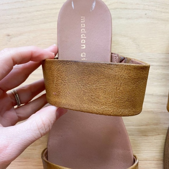 Women's Mixed Size/Brand  Lot of Four (4) Sandals Bundle sizes 7,7.5, & 8 - Picture 15 of 16